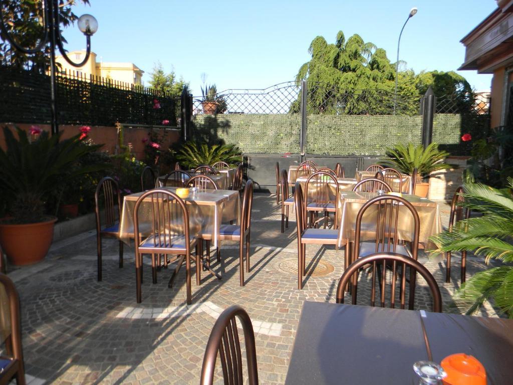 Hotel Mi.ro. Casalnuovo Di Napoli Buitenkant foto